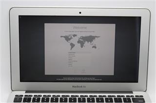 APPLE MACBOOK AIR A1465 - 8GB RAM - 121GB HD - OS MOJAVE - 11.6